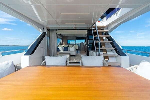 72ft Ferretti Yachts Yacht For Sale