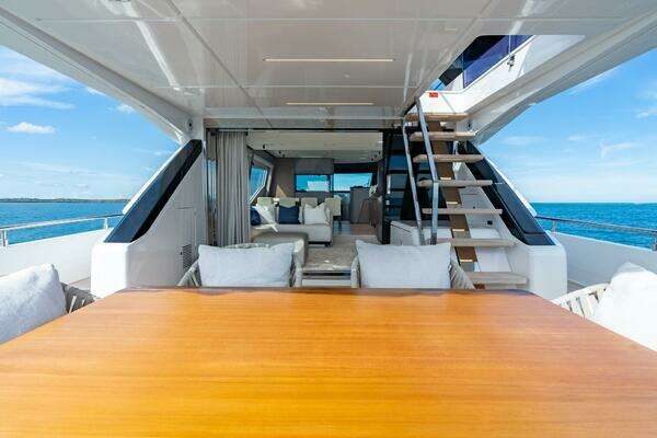 Ferretti Yachts 720 Yacht For Sale