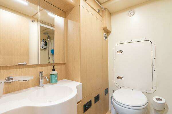 Ferretti Yachts 720 Yacht For Sale