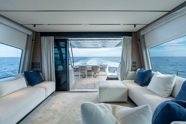 72ft Ferretti Yachts Yacht For Sale