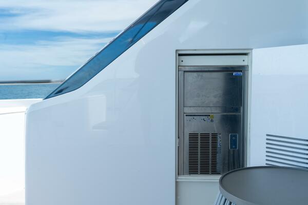 72ft Ferretti Yachts Yacht For Sale