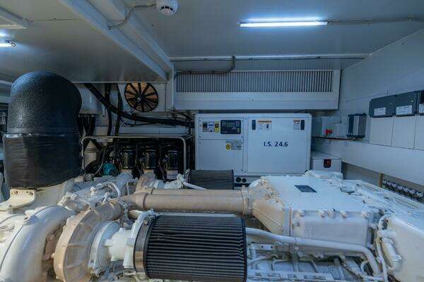 Ferretti Yachts 720 Yacht For Sale