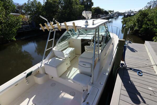 30ft Pursuit Yacht For Sale