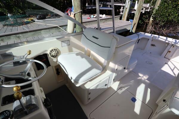 30ft Pursuit Yacht For Sale