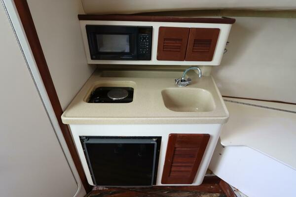 30ft Pursuit Yacht For Sale