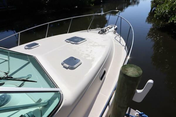 30ft Pursuit Yacht For Sale