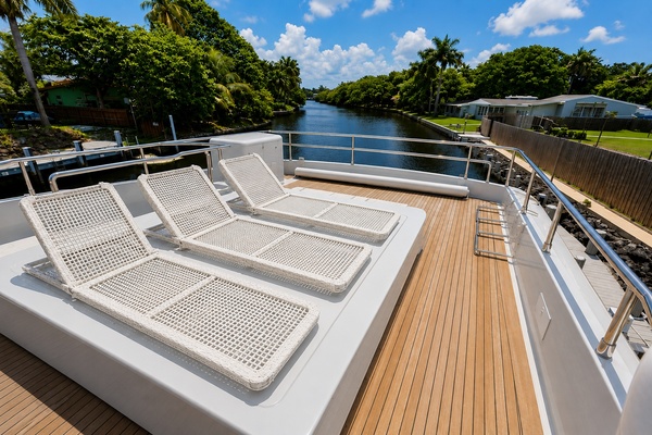 90ft Maiora Yacht For Sale