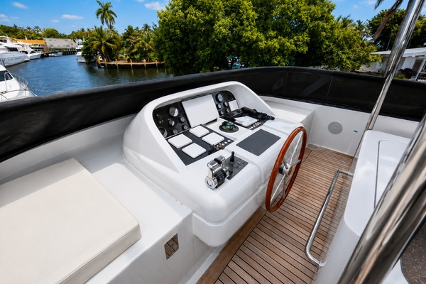 90ft Maiora Yacht For Sale
