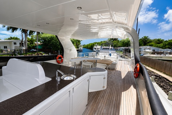 90ft Maiora Yacht For Sale