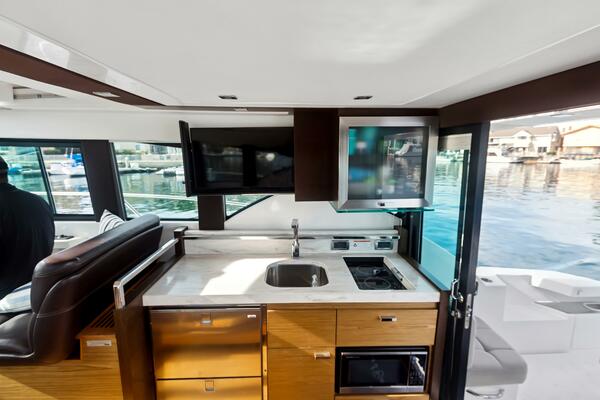 POUR IT ON 39ft Tiara Yachts Yacht For Sale