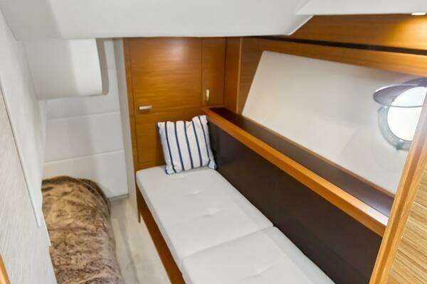 Tiara Yachts 39 Coupe Yacht For Sale