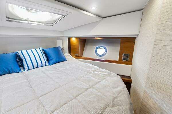 Tiara Yachts 39 Coupe Yacht For Sale