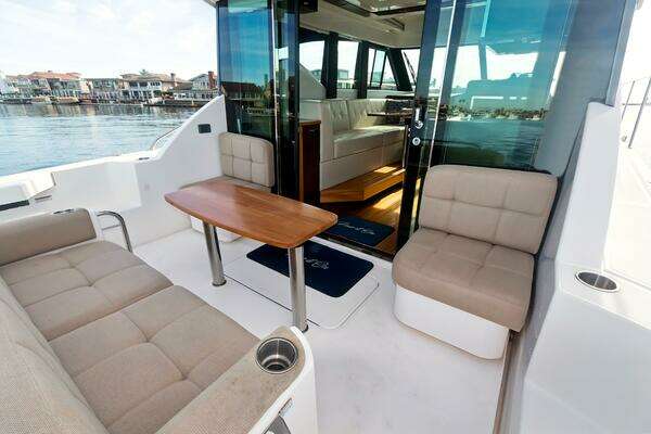 Tiara Yachts 39 Coupe Yacht For Sale