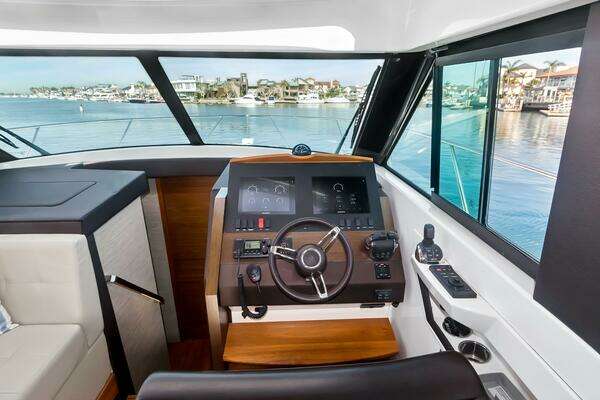 2017 Tiara Yachts 39