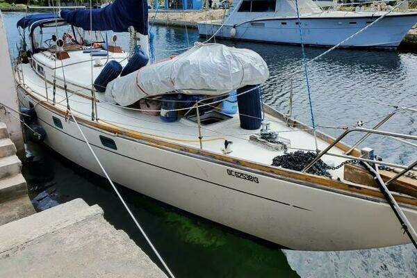 44-ft-Reliance-1982-44-Phantom Luperon  Dominican Republic  yacht for sale