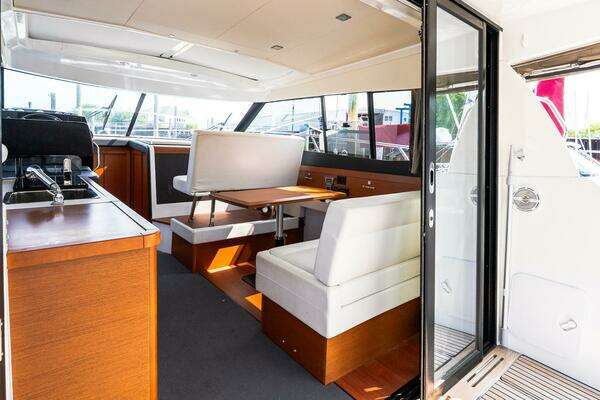 Jeanneau NC 11 Yacht For Sale