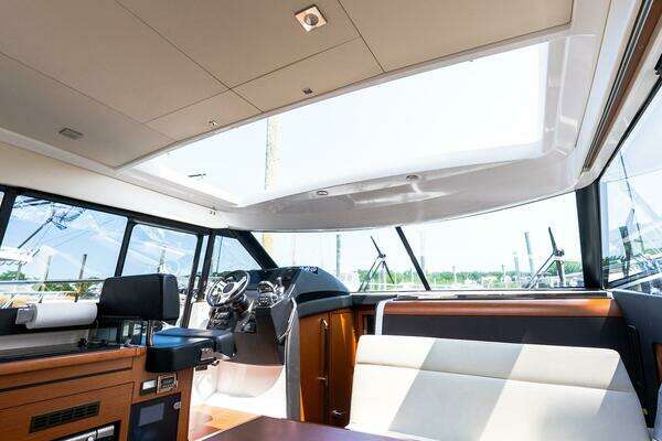 Jeanneau NC 11 Yacht For Sale