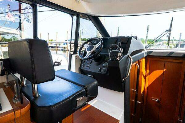 Jeanneau NC 11 Yacht For Sale