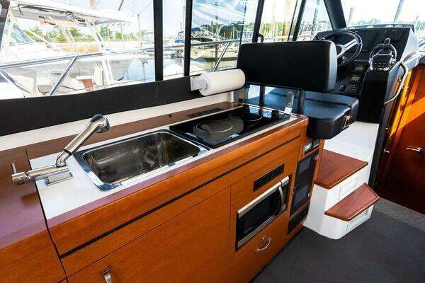 Jeanneau NC 11 Yacht For Sale