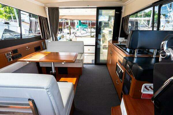 Jeanneau NC 11 Yacht For Sale