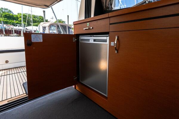 AMI KIDS 36ft Jeanneau Yacht For Sale