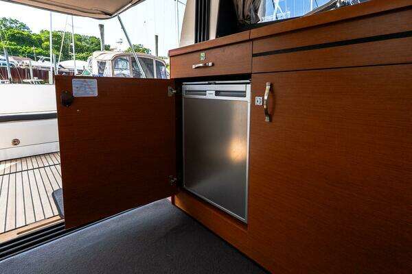 Jeanneau NC 11 Yacht For Sale