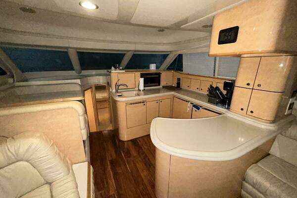 Sea Ray 560 Sedan Bridge Yacht For Sale