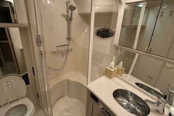 Sea Ray 560 Sedan Bridge Yacht For Sale