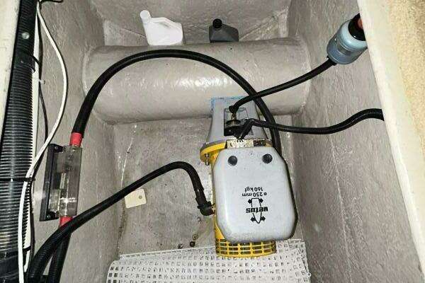 Sea Ray 560 Sedan Bridge Yacht For Sale