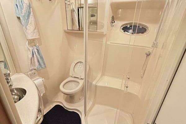 Sea Ray 560 Sedan Bridge Yacht For Sale