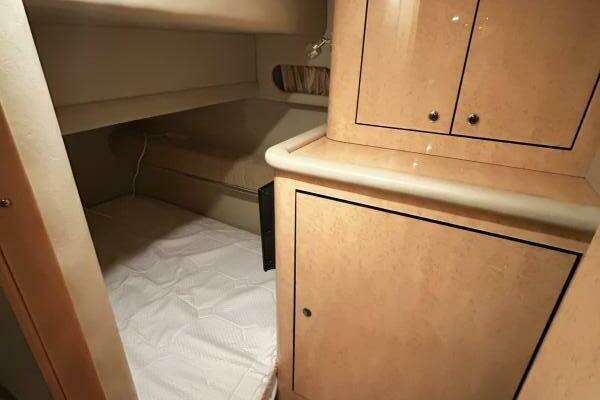 Sea Ray 560 Sedan Bridge Yacht For Sale