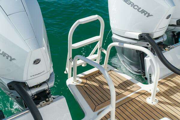 World Cat 400 DC-X Yacht For Sale