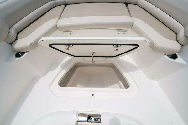 Center Console 330 Outrage Yacht For Sale