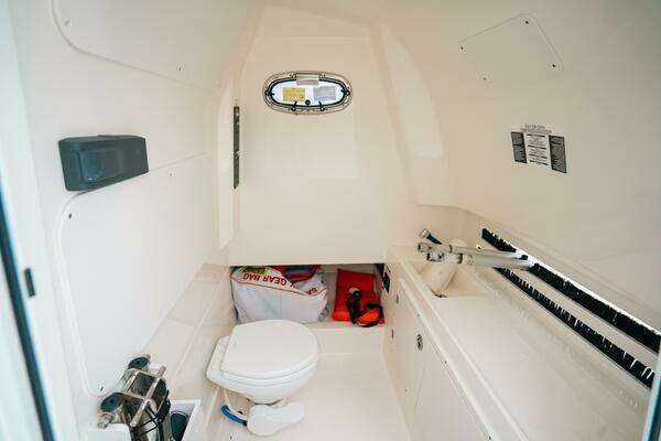 Center Console 330 Outrage Yacht For Sale