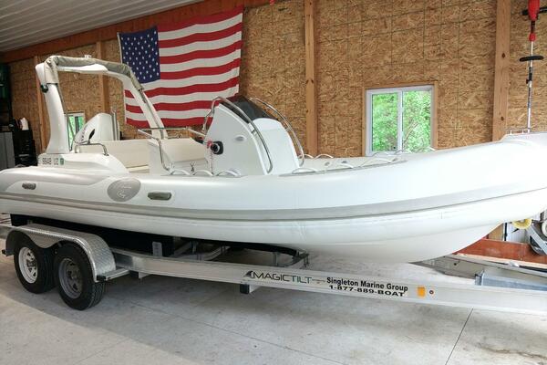 19ft Paradise Powerboats Yacht For Sale
