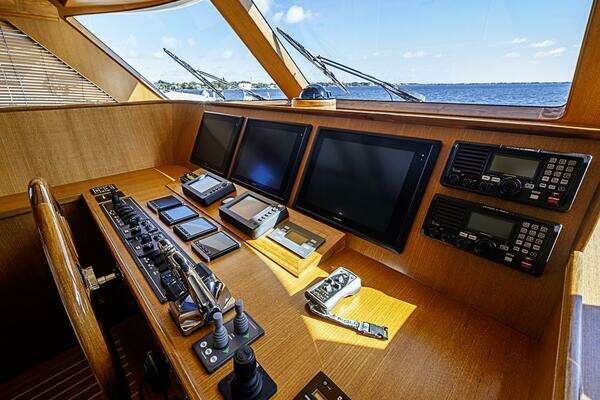 Marlow Explorer 66E Yacht For Sale