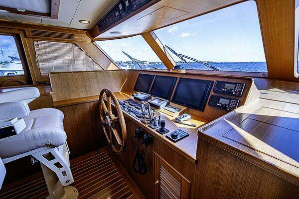 Marlow Explorer 66E Yacht For Sale