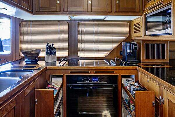 Marlow Explorer 66E Yacht For Sale