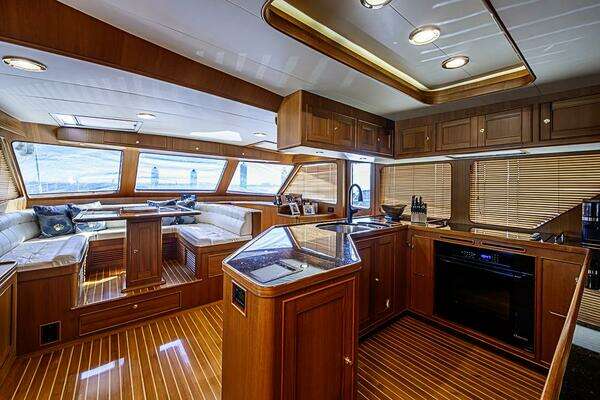 Marlow Explorer 66E Yacht For Sale