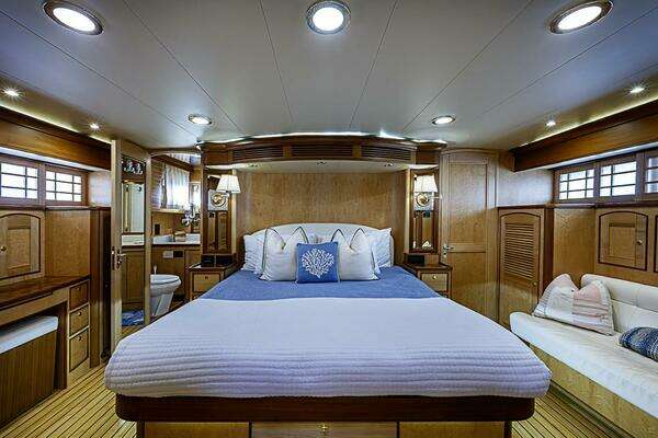 Marlow Explorer 66E Yacht For Sale