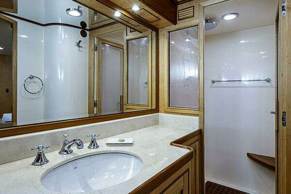 Marlow Explorer 66E Yacht For Sale