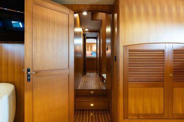 Marlow 72 E-CB Yacht For Sale