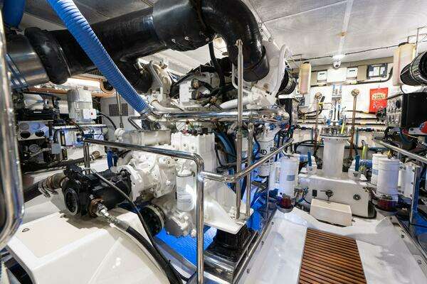 Marlow 72 E-CB Yacht For Sale