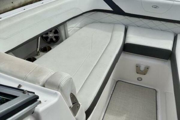 26ft Regal Yacht For Sale