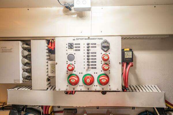 Egg Harbor 43 Sport Fisherman Yacht For Sale