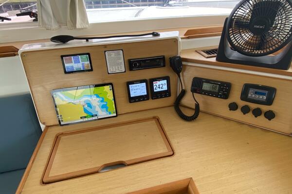 Pilgrim 39ft Lagoon Yacht For Sale