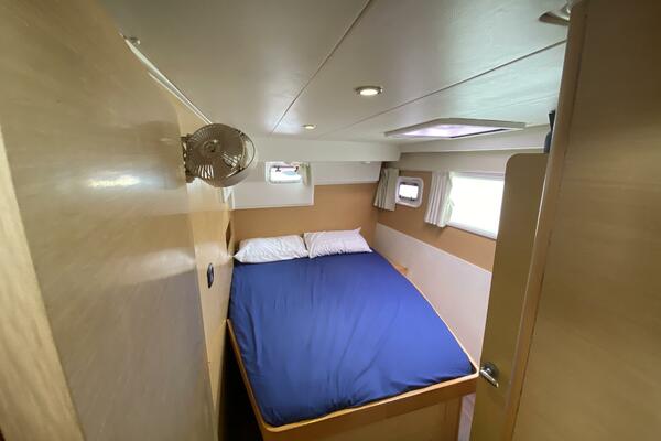 Pilgrim 39ft Lagoon Yacht For Sale