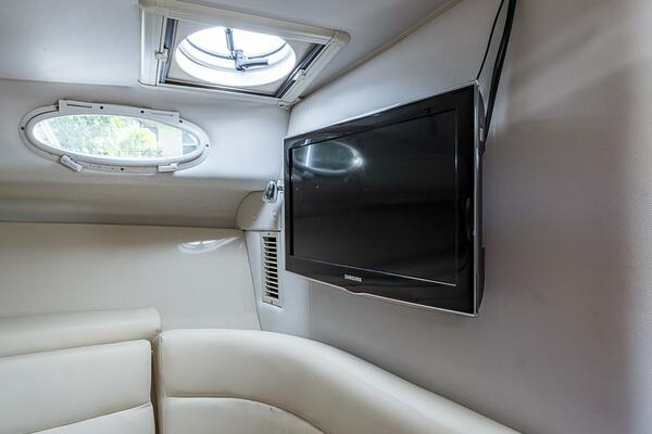 KERNTOWN 34ft Wellcraft Yacht For Sale