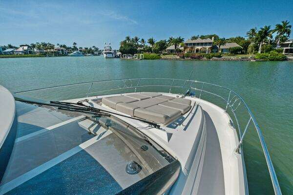 Prestige 520 Flybridge Yacht For Sale