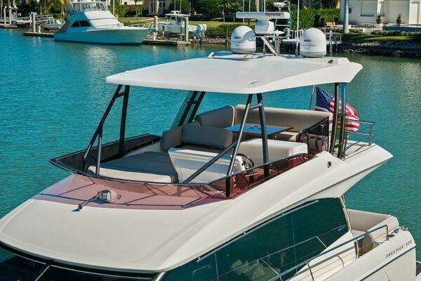 Prestige 520 Flybridge Yacht For Sale